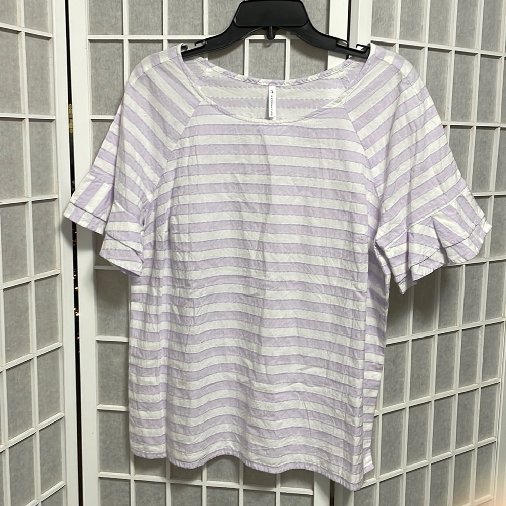 Southern Tide. Striped shirt with ruffle sleeve. Size L.